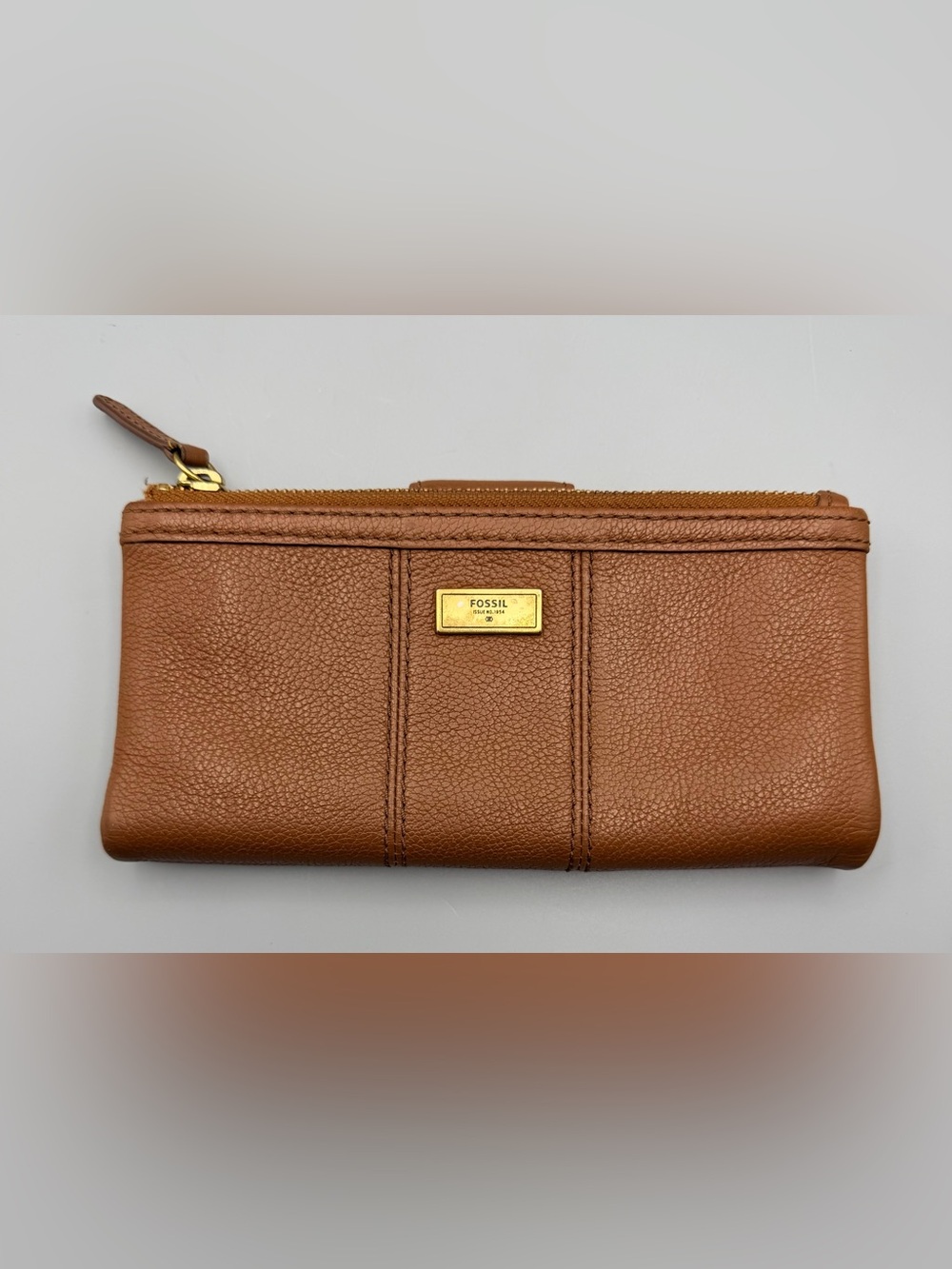 Fossil Tan Brown Genuine Leather Ella
Clutch Wallet EUC Pebbled Leather Zip